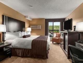 Days By Wyndham Northwest Hotel